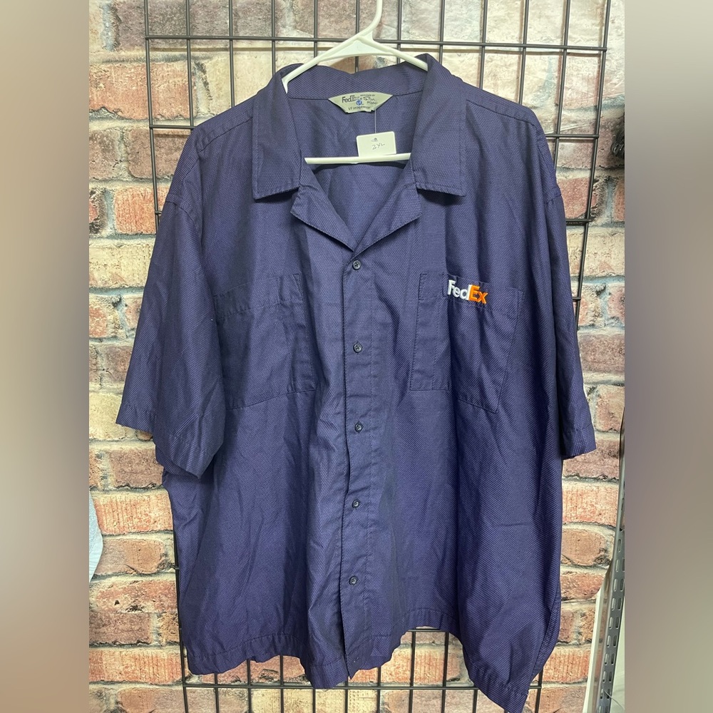 FedEx purple button short sleeve shirt men’s size 2XL